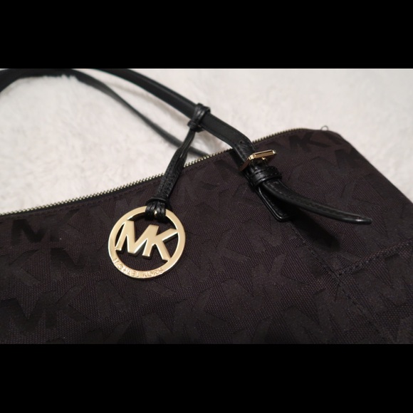 Michael Kor’s Tote Purse - Picture 5 of 7